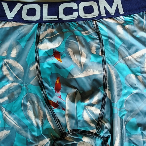 Volcom Men's 4 Pack Comfort Flex Side-Panel Boxer Brief Underwear New Size Mediu - Picture 2 of 3